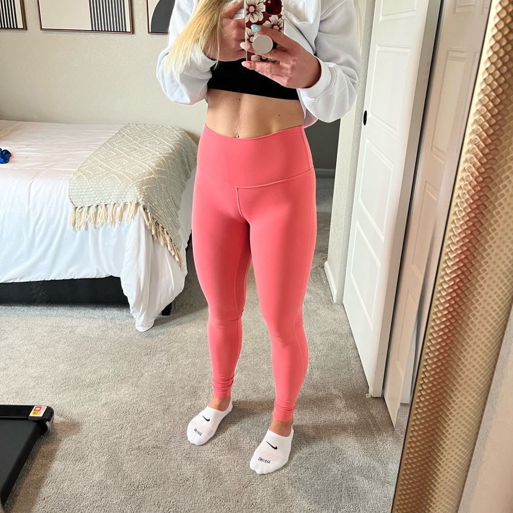 Peach Lulu lemon leggings size 4